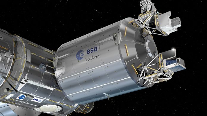 SpaceX launches RemoveDEBRIS and ASIM to ISS